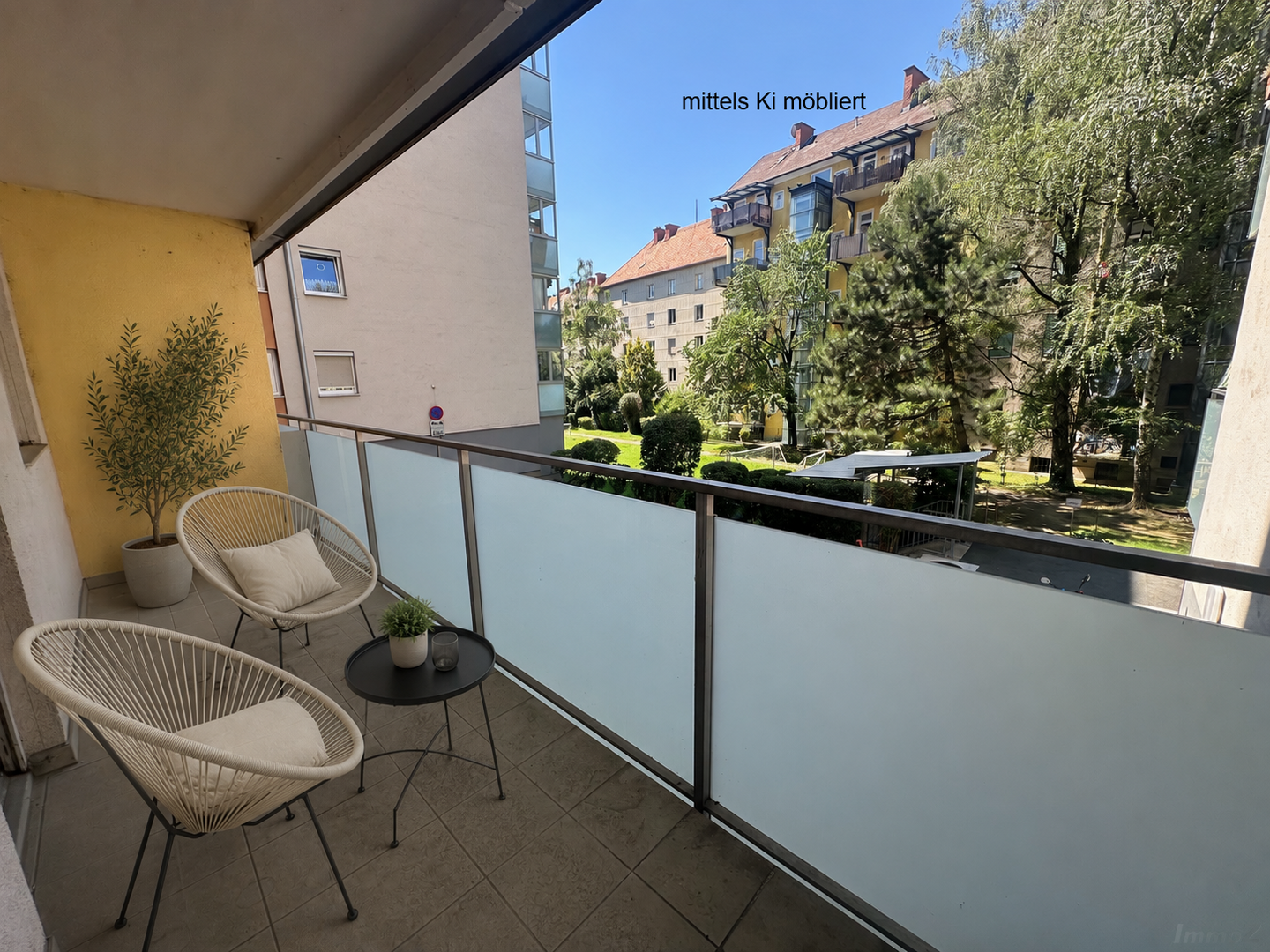 Balkon mit K1 möbliert